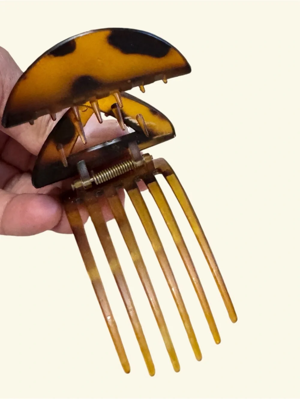 VTG Set of 2 French Twist Hair Combs Tortoise & Frosted Lucite Hair Accessories
